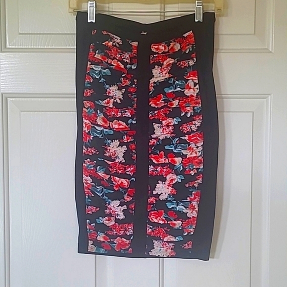Bailey 44/Anthropologie floral pencil skirt - Picture 2 of 6